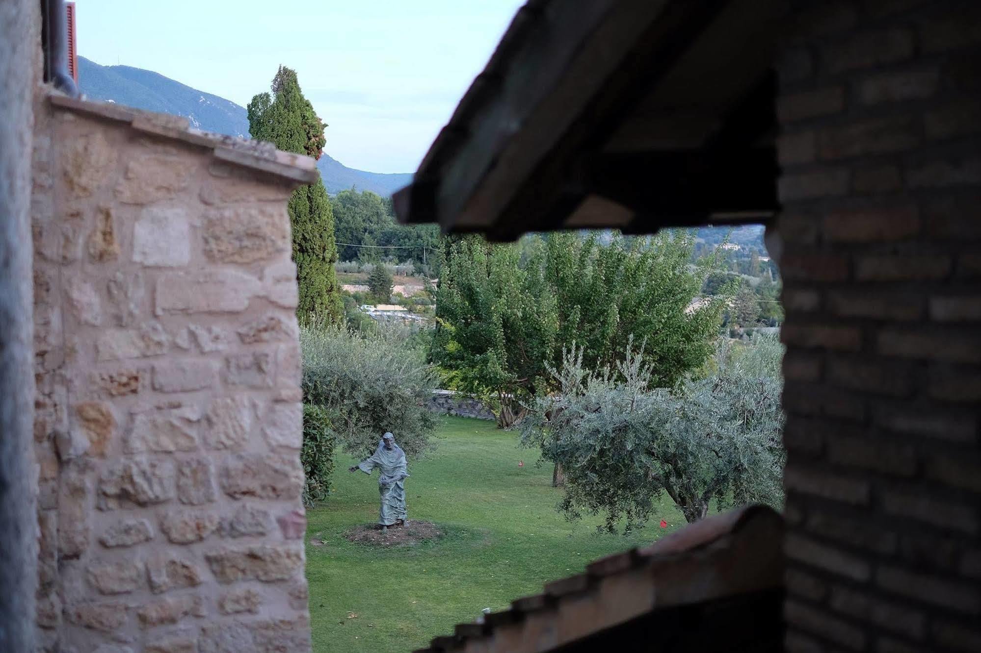 Villa Degli Ulivi アッシジ エクステリア 写真
